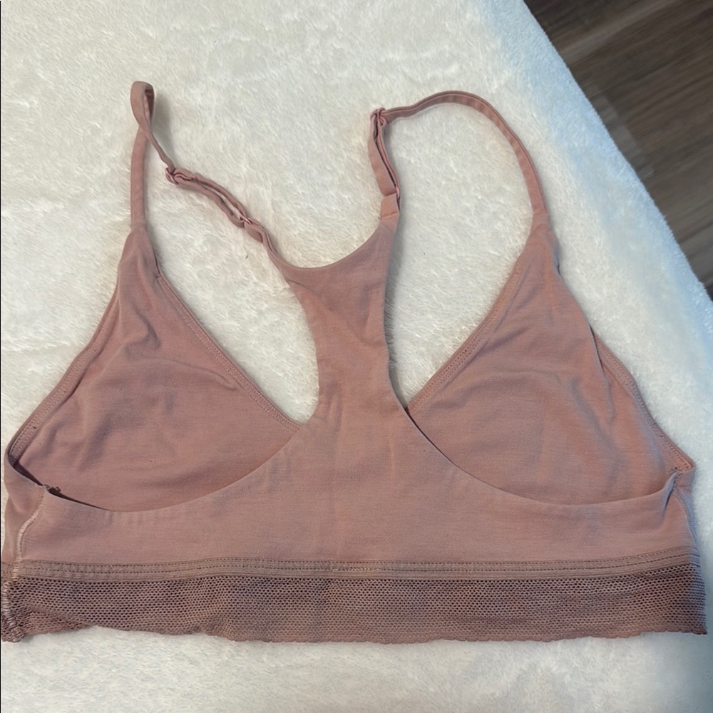 lululemon athletica Green, White and Pink Seamless Bras Intimates - Picture 5 of 11